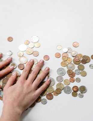 كيف تستخدم الذهب والفضة لتخطيط ميزانية زفافك وتجنب الفجوات المالية