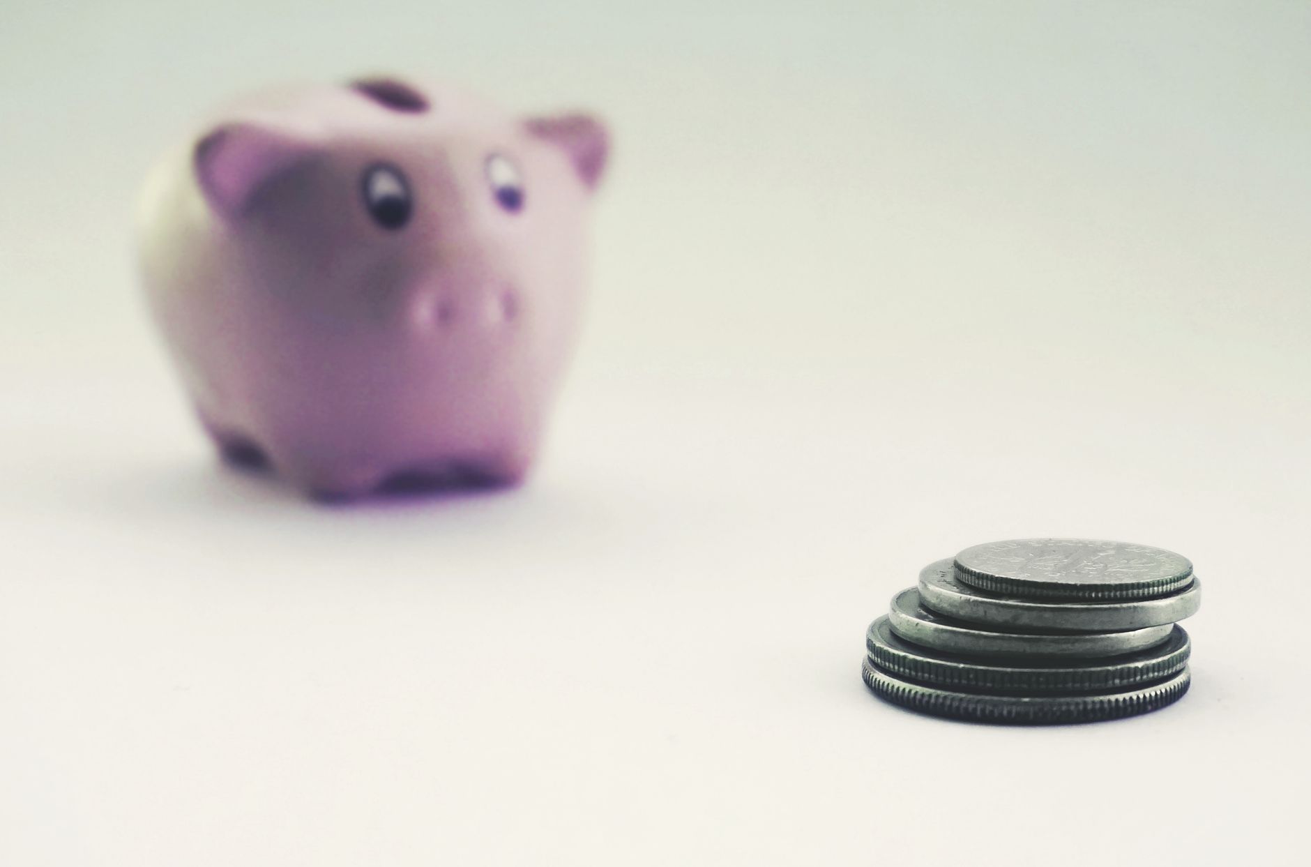 كيف تحوّل الفوائض الصغيرة إلى استثمارات تنمو تلقائياً