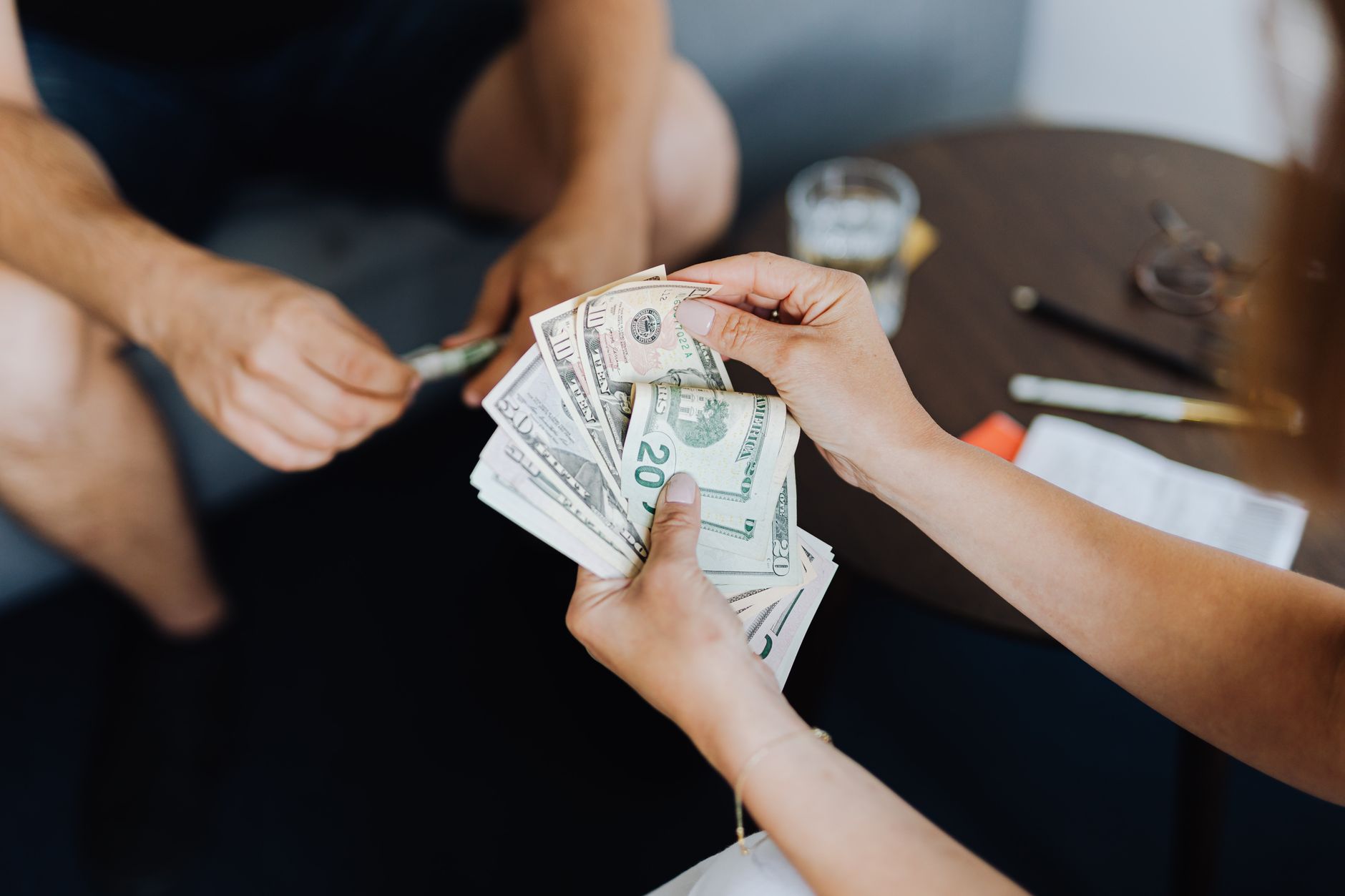 اختيار القرض الشخصي المناسب: دليل عملي للمقارنة الرقمية وتفادي الفخاخ