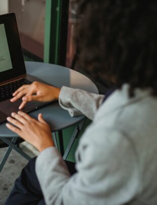 بناء قناة بريد إلكتروني للمشاهدين على يوتيوب وتيك‑توك: خطوة بخطوة لزيادة مبيعات الأفيلييت