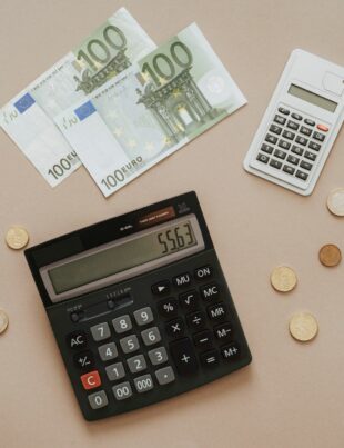 حساب ضريبة القيمة المضافة للمتعامل الحر مع المدفوعات بالعملات الأجنبية: دليل عملي