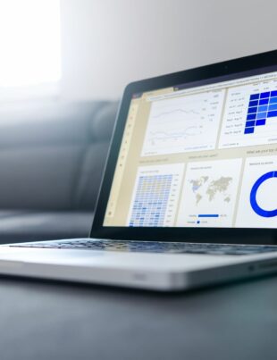 كيف تحول مهارة تمثيل البيانات إلى خدمة فريلانس ثابتة الدخل