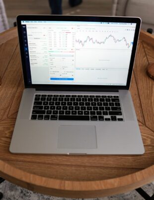 كيف تصمم لوحة تحكم مالية شخصية في Google Data Studio لمتابعة نفقاتك بسهولة
