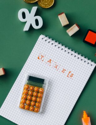 المعاش التقاعدي والضريبة في السعودية: حساب إقرارك الضريبي خطوة بخطوة