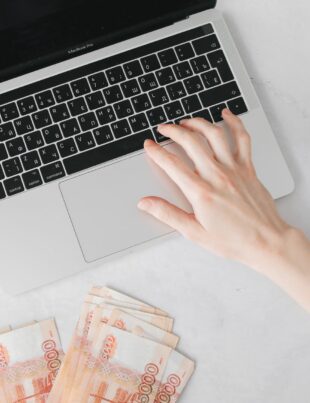 كيف تدير تدفقك النقدي كفريلانسر وتقفل الفجوات المالية