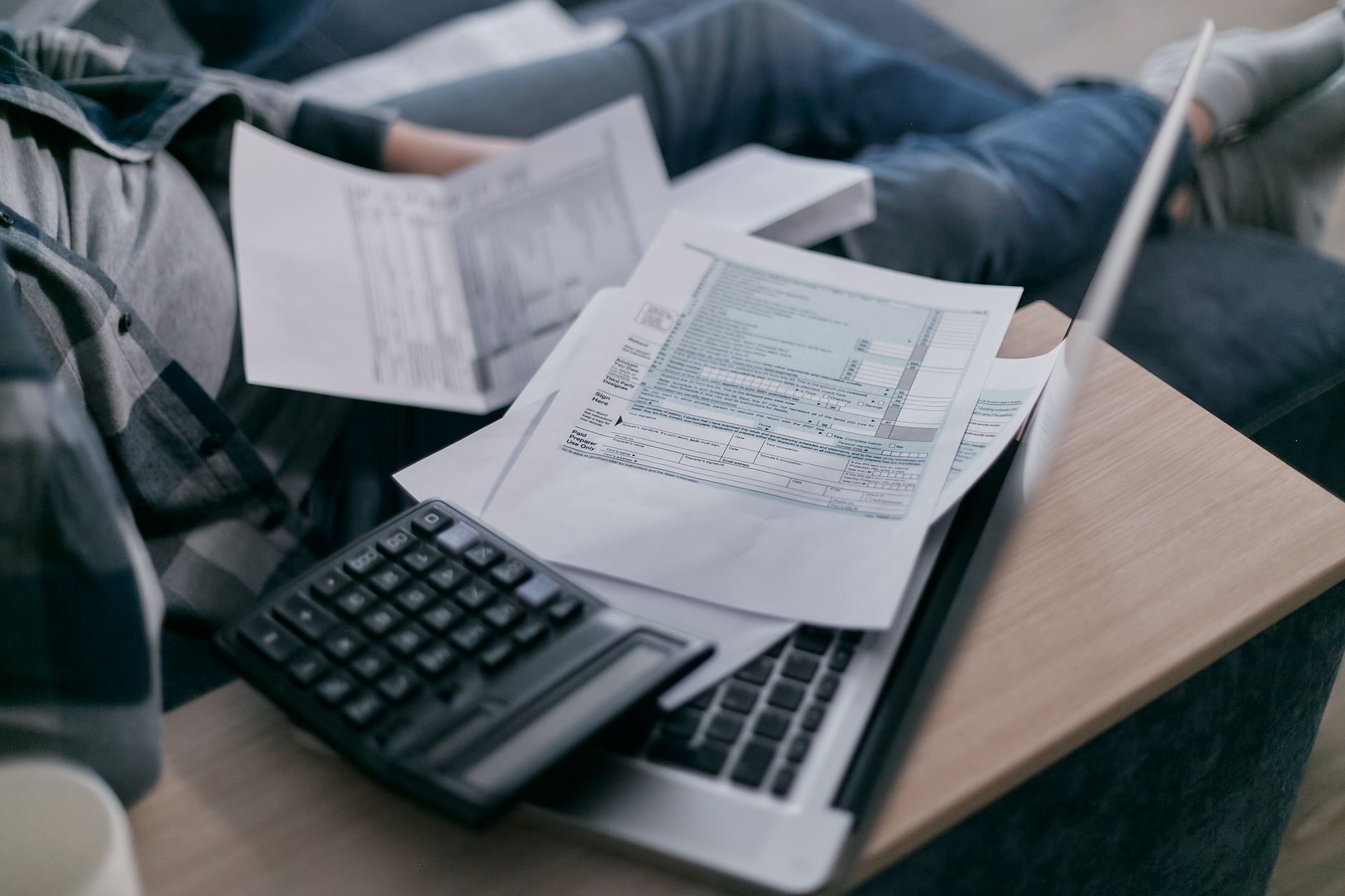 How freelancer balances VAT and income tax without common mistakes