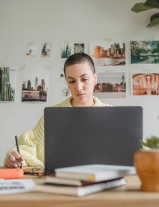كيف تبني علامة تجارية شخصية قوية كفريلانسر وتضمن تدفق مشاريع ثابت