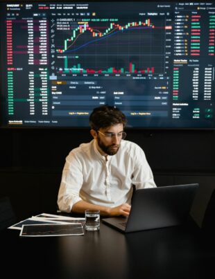 ما يجب أن تعرفه عن ضريبة العملات الرقمية في السعودية