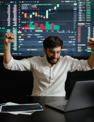كيف تختار وسيط فوركس موثوقاً للمتداول العربي وتتفادى الوقوع في فخ الغش