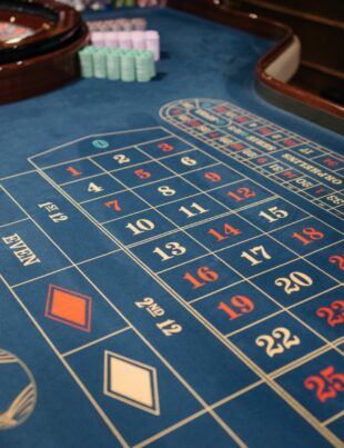استراتيجية محاكاة مونتي كارلو لتقييم مخاطر الأسهم العربية