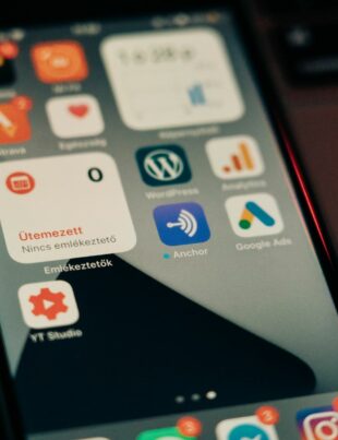 الإشعارات الفورية لسعر الصرف: كيف تجعل هاتفك يتحكم في تحويلاتك لتقليل الخسارة