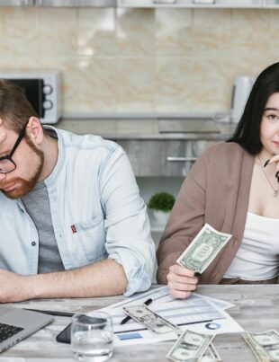 كيف تدير ميزانية منزلية بدخلين وتحقق توفيرًا مستدامًا