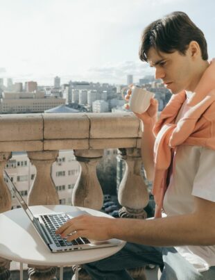 اختيار شقة استثمارية تناسب العاملين عن بُعد وتضمن عائدًا مستقرًا