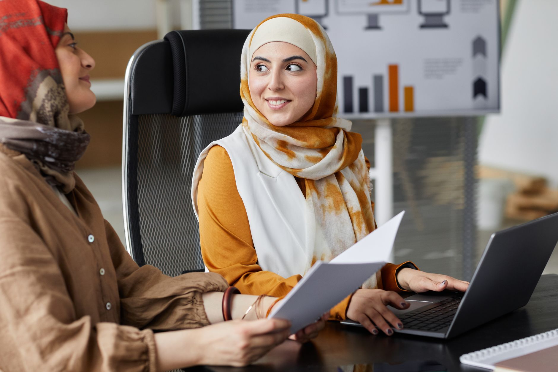 تمويل مركز تدريب نسائي في مجال البرمجة عبر صكوك الإيجار المتناهي