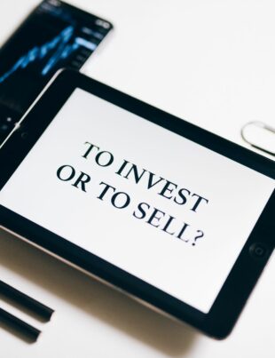 كيف تبدأ الاستثمار في صناديق المؤشرات المتداولة (ETF) في السوق العربي خطوة بخطوة