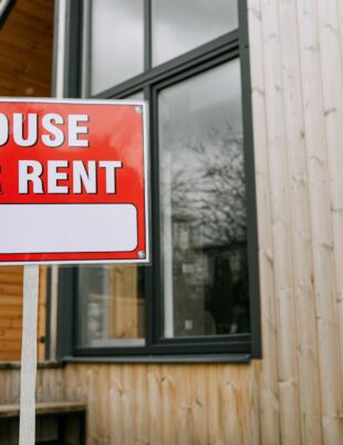 ما وراء ارتفاع الإيجار السكني… علاقة تقلب النفط بالأسعار في المدن السعودية