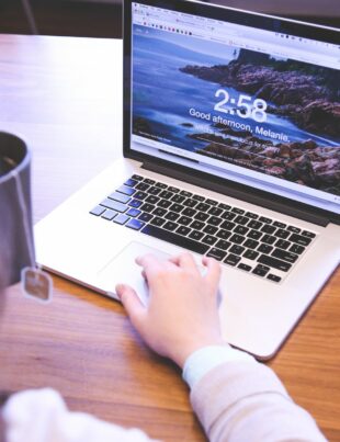 كيف تبني خدمة فريلانسر لتقييم تجربة المستخدم وتحقق دخل ثابت