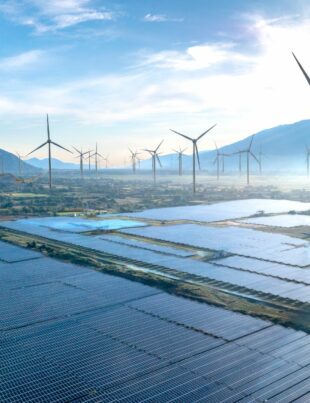 استثمار ACWA Power في الطاقة المتجددة بخطى ثابتة بالمنطقة الخليجية