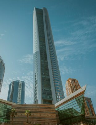 التمويل الإسلامي أم التقليدي؟ اكتشف الأنسب لاحتياجاتك المالية