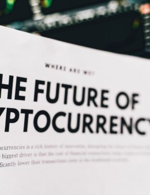 العملات الرقمية في الخليج: التنظيم، المخاطر، والفرص الاستثمارية