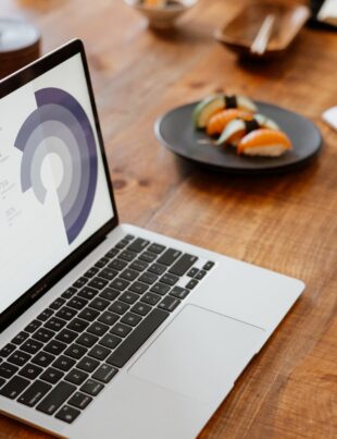 كل ما تحتاج معرفته عن ضريبة القيمة المضافة في دول الخليج
