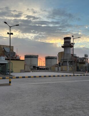ACWA Power: رائد الاستثمار في الطاقة المتجددة بخليجنا