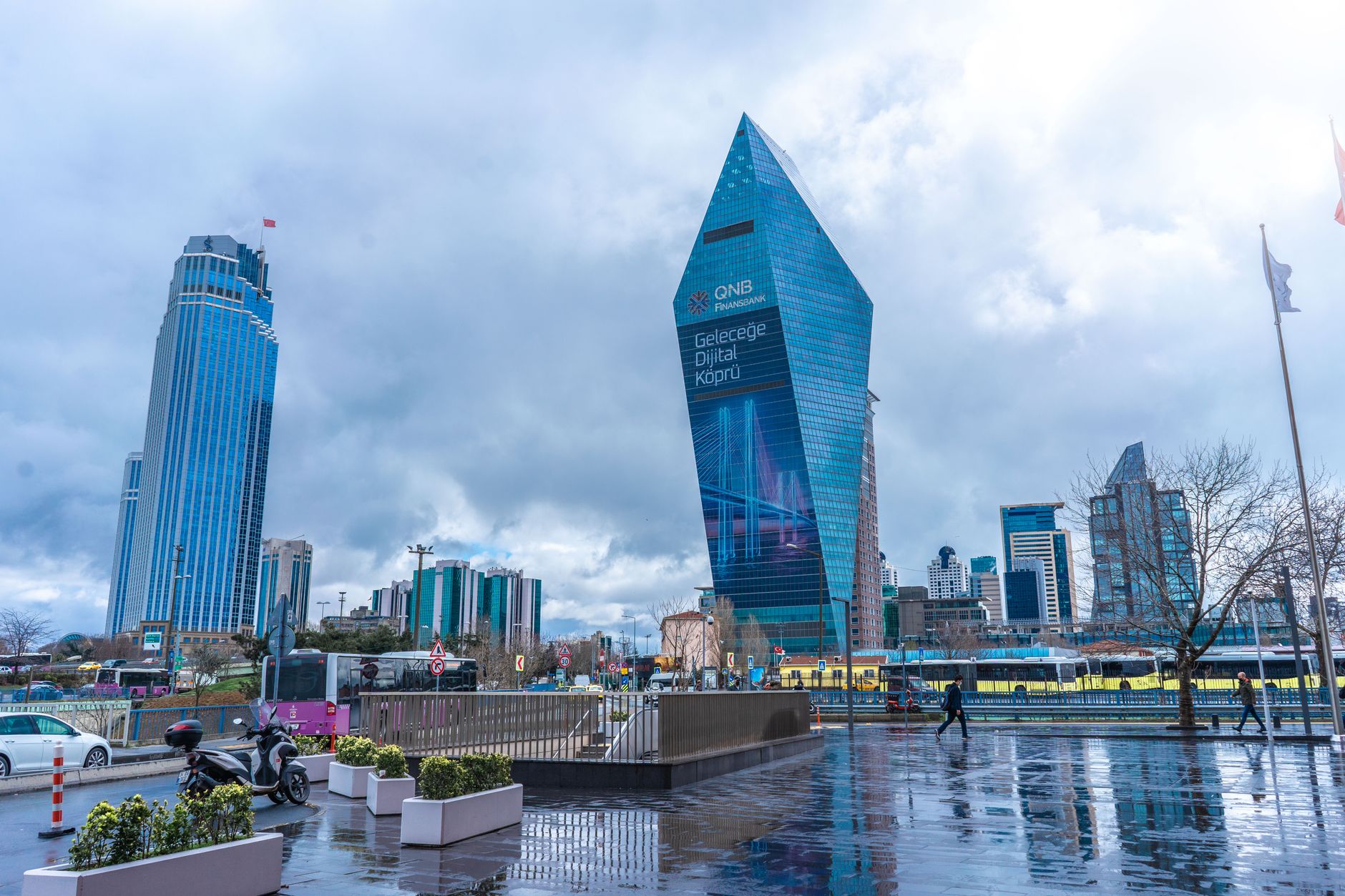 QNB: القصة وراء أكبر بنك في الشرق الأوسط وتفوقه المالي