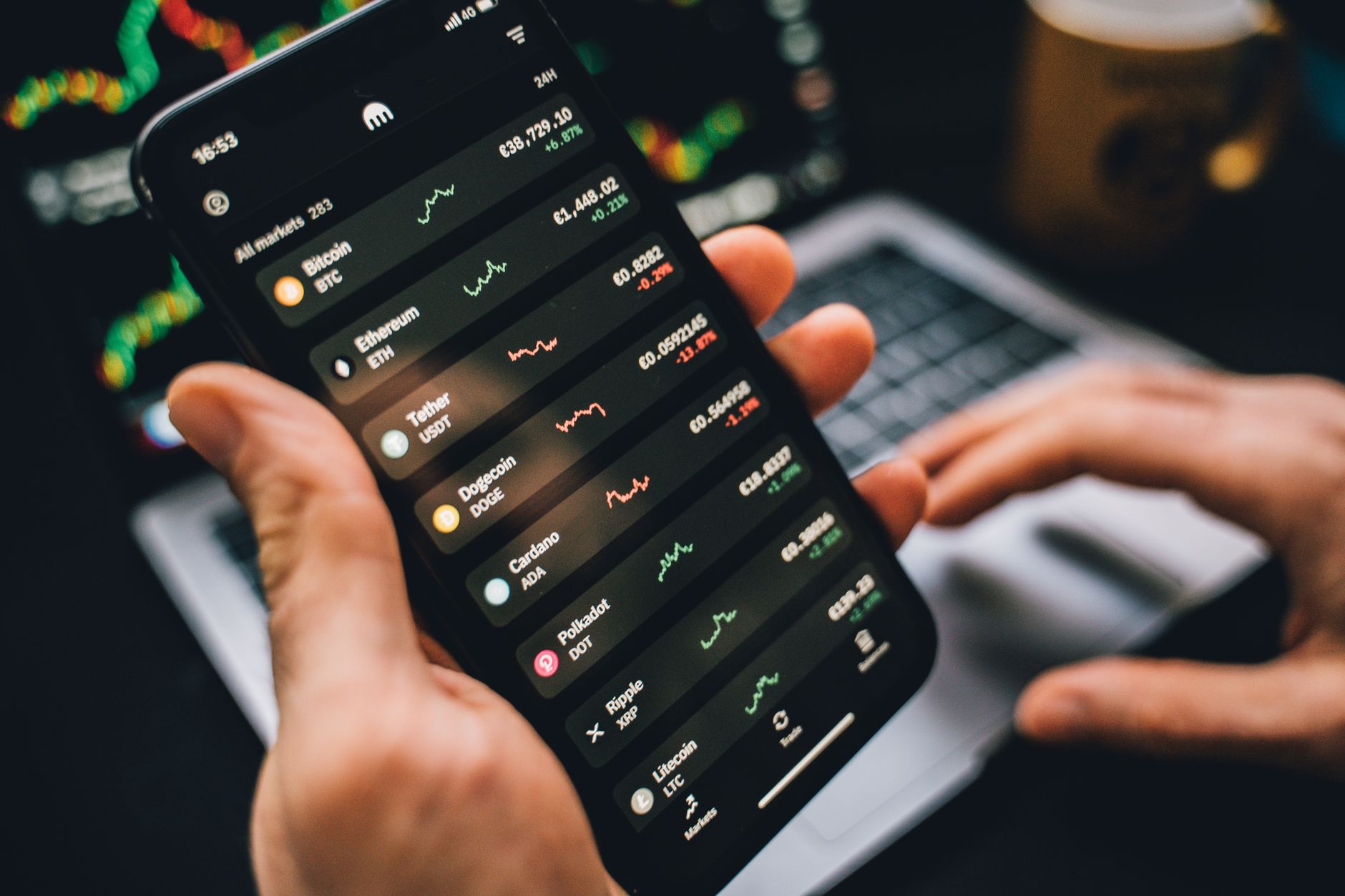 العملات الرقمية وشمولية المرأة العربية: خطوات عملية للانضمام إلى السوق