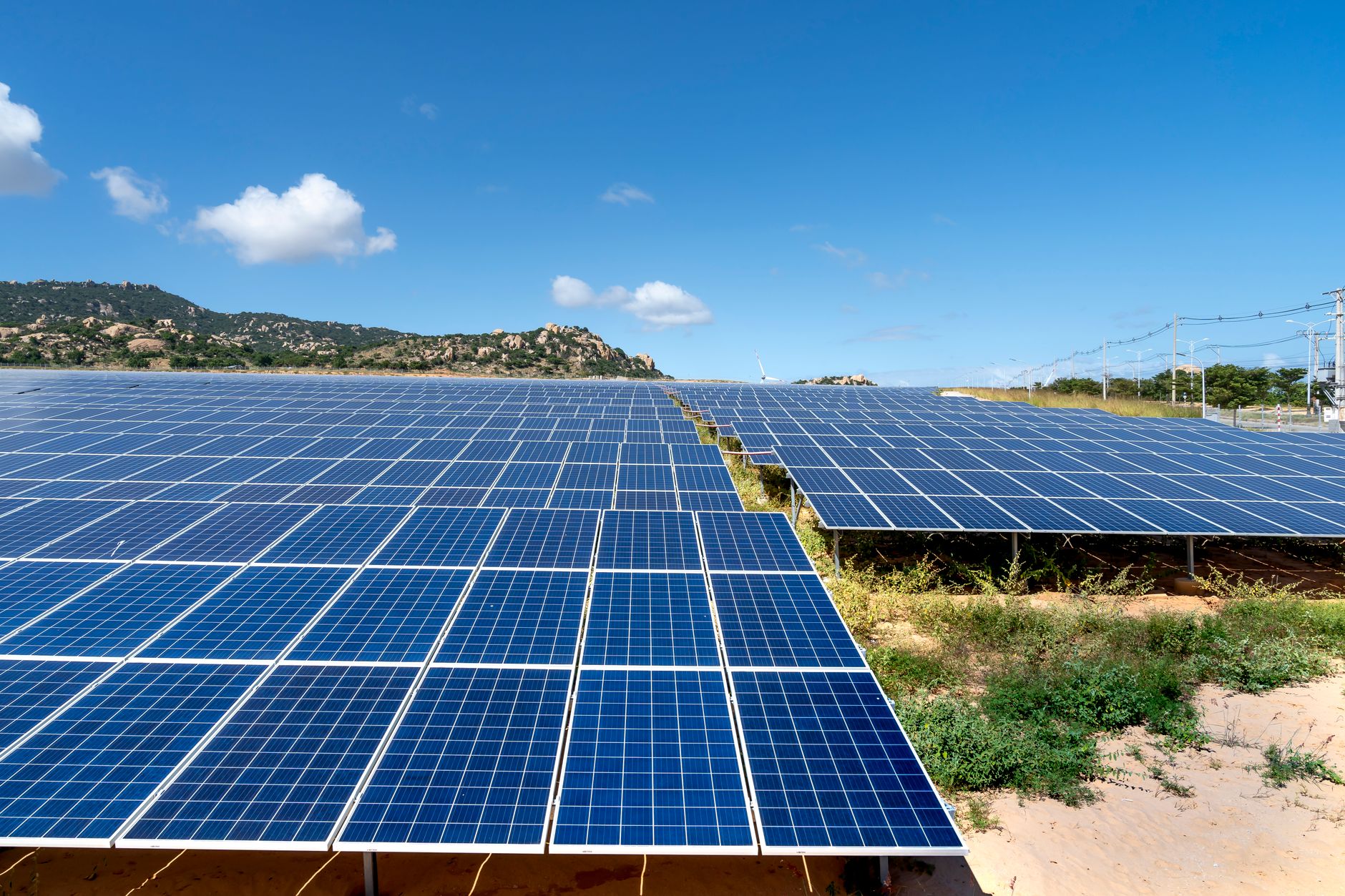 استثمار ACWA Power في الطاقة المتجددة: فرص الخليج الواعدة