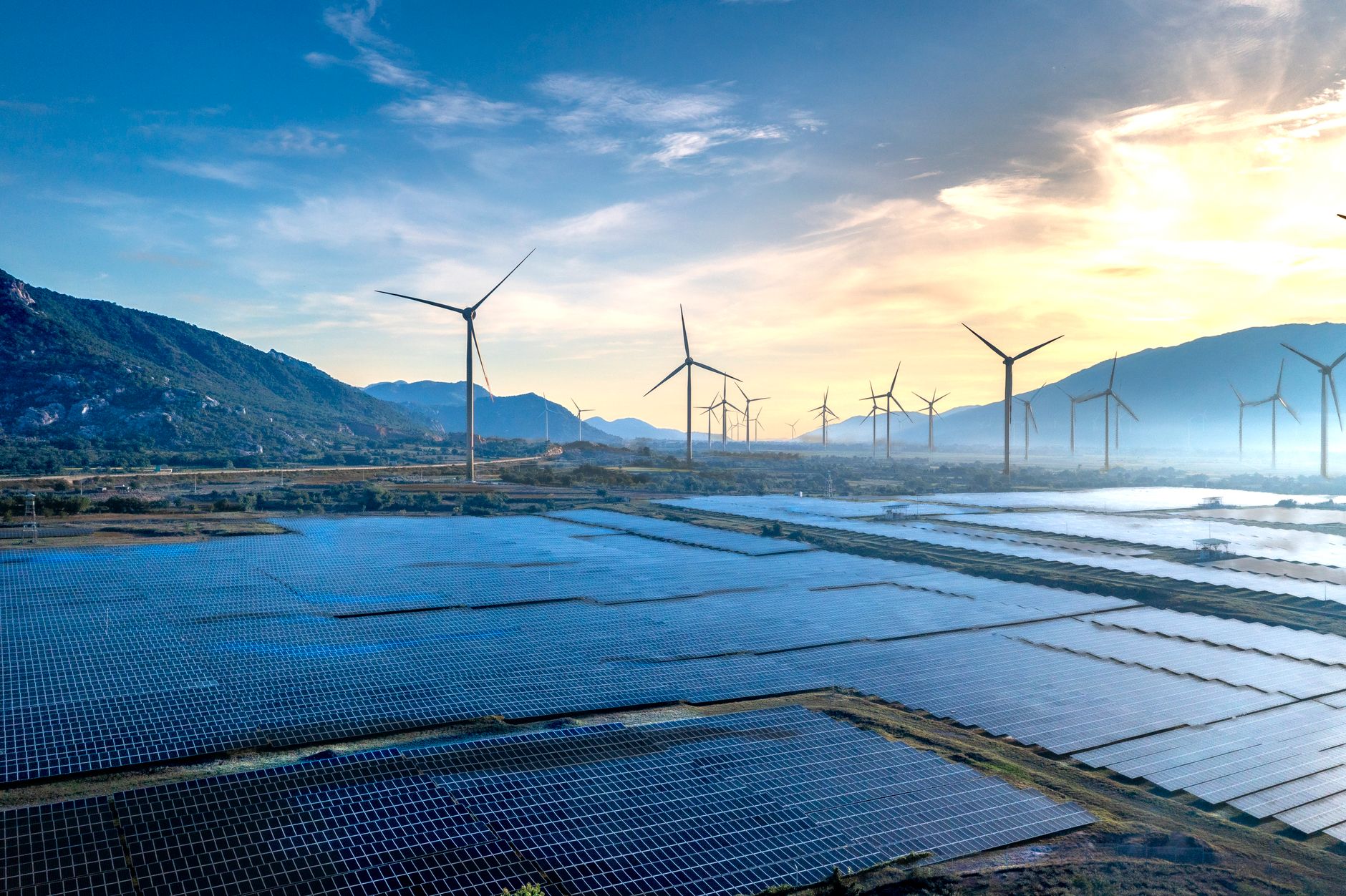 استراتيجية ACWA Power للاستثمار في الطاقة المتجددة بالخليج