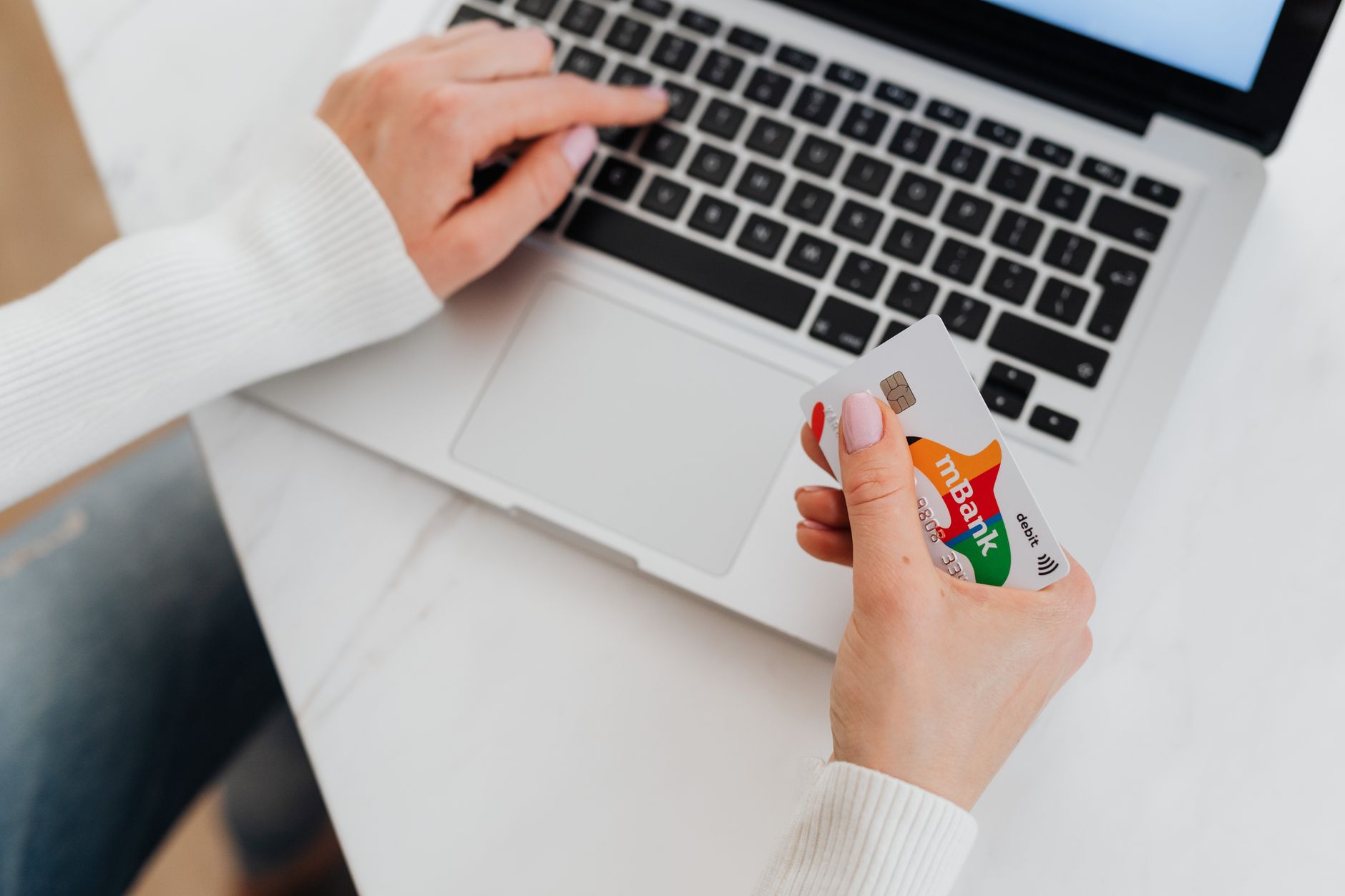 الحسابات البنكية الرقمية في الخليج: دليل شامل للمستثمر