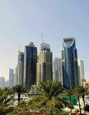 الدليل الكامل للتملك الحر للأجانب في الإمارات: كل ما تحتاج معرفته