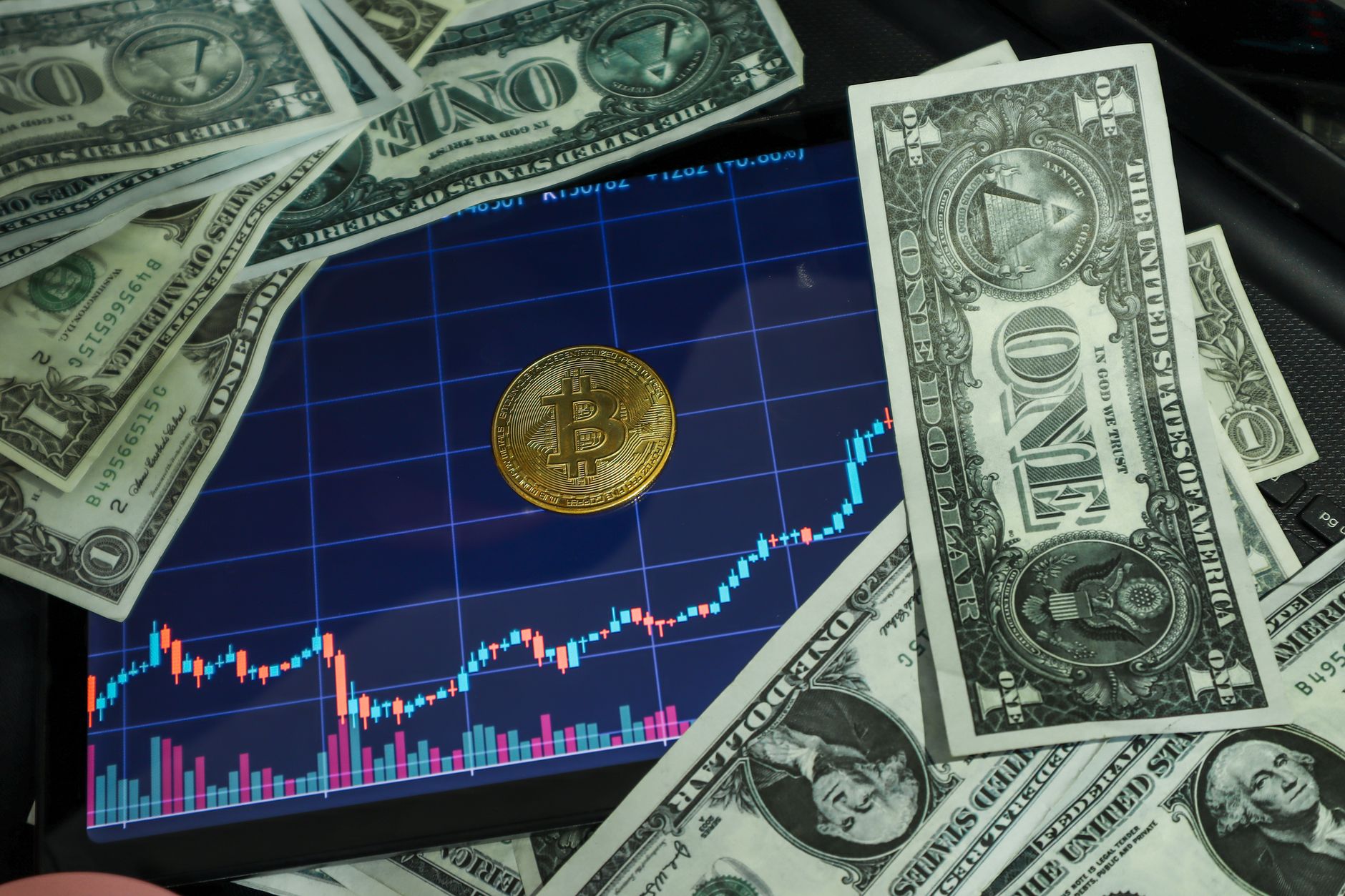 العملات الرقمية في الخليج: التنظيم، المخاطر والفرص الاستثمارية