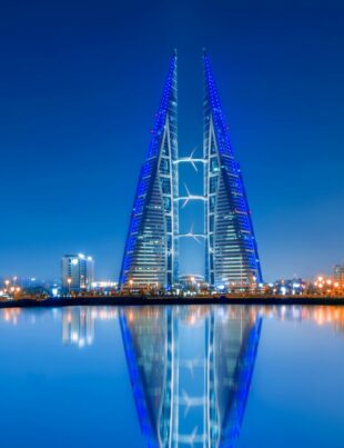 بنك قطر الوطني QNB: عملاق المال في الشرق الأوسط وتفوقه البنكي