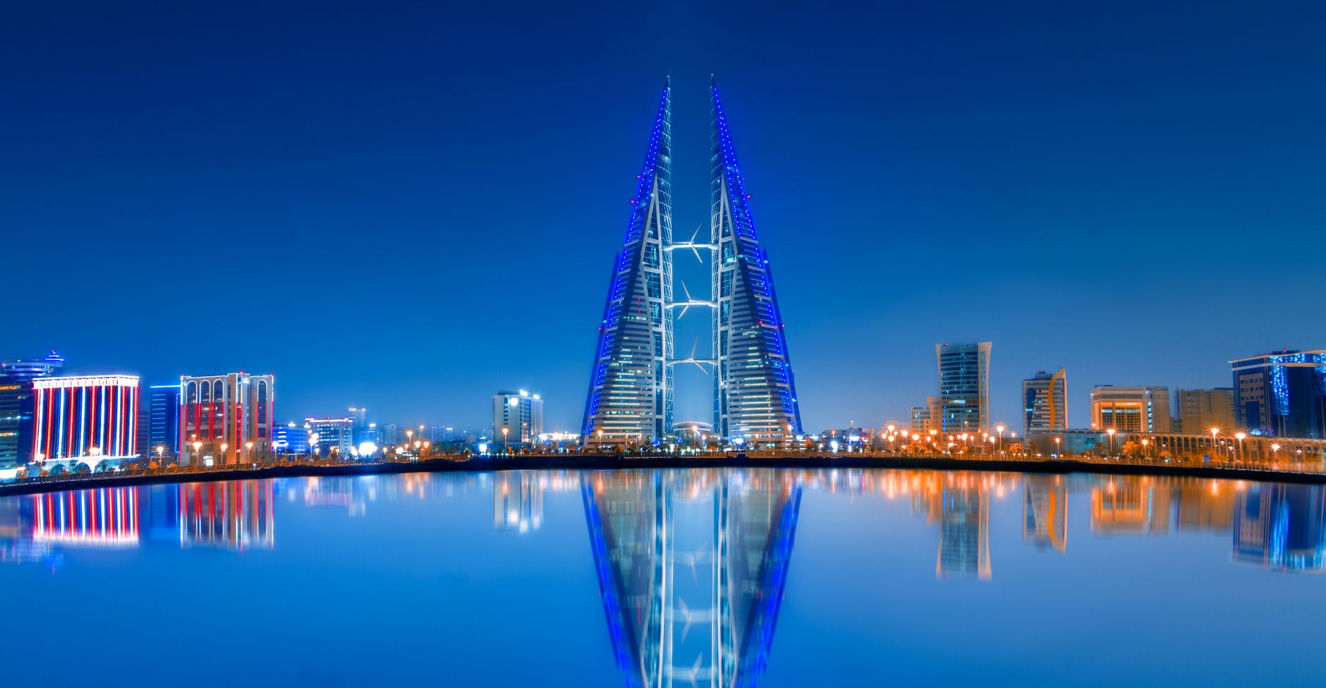بنك قطر الوطني QNB: عملاق المال في الشرق الأوسط وتفوقه البنكي