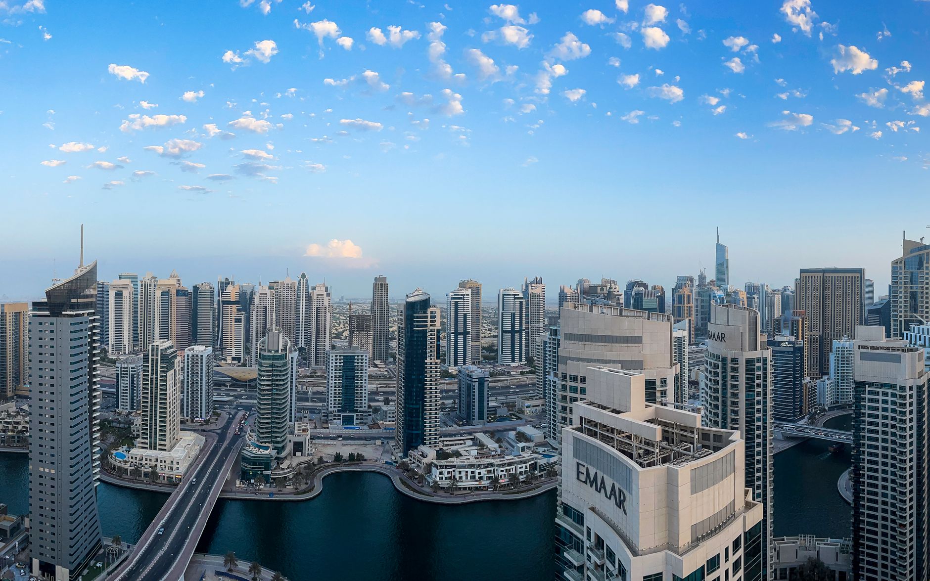 تحليل أسعار العقارات في دبي 2024 وتوقعات السوق