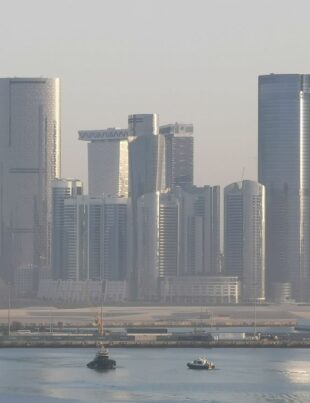 صناديق الريت العقارية في السعودية والإمارات: دليل المستثمر الشامل