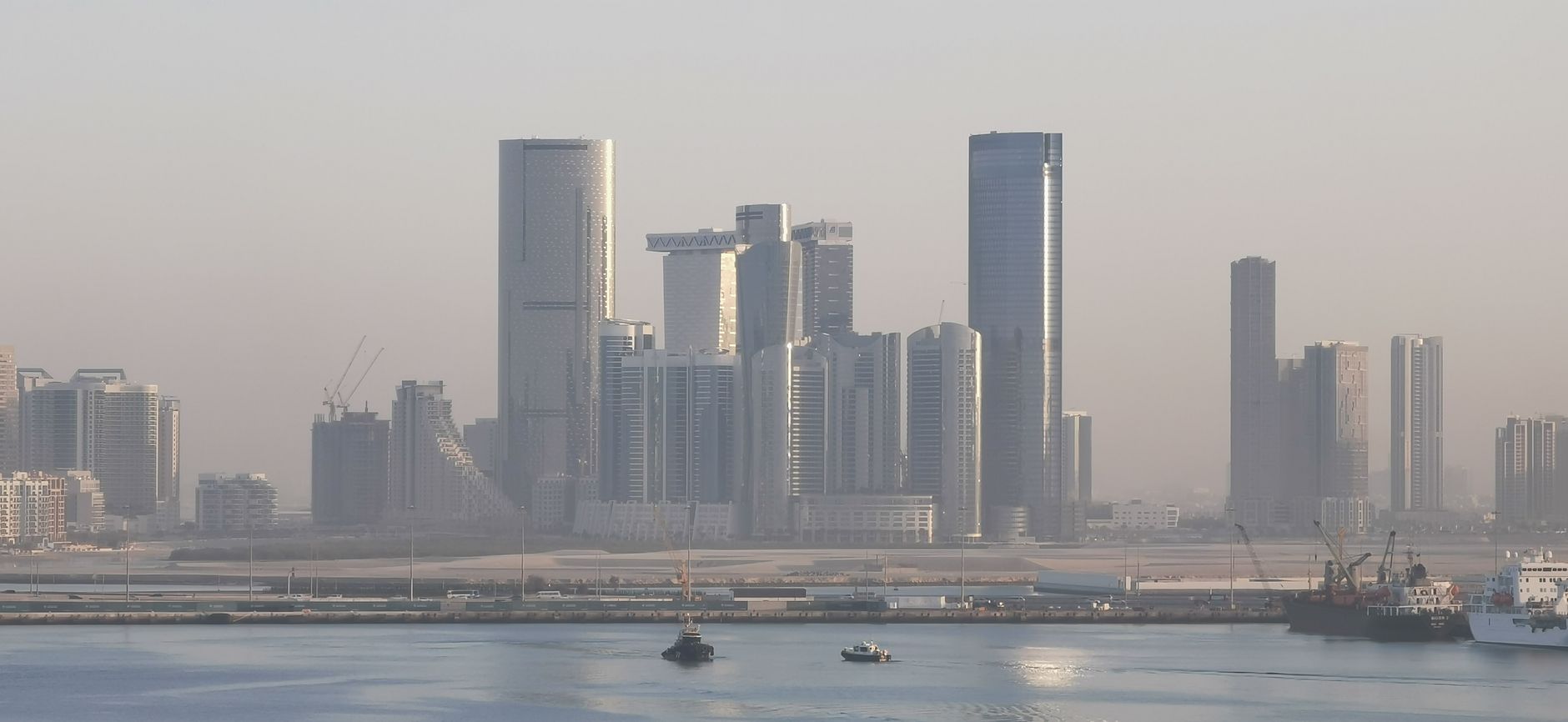 صناديق الريت العقارية في السعودية والإمارات: دليل المستثمر الشامل
