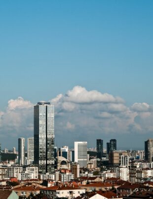صناديق الريت العقارية في السعودية والإمارات: فرص استثمارية