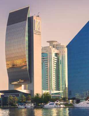 مجموعة الفطيم: إمبراطورية التجزئة الرائدة في الإمارات