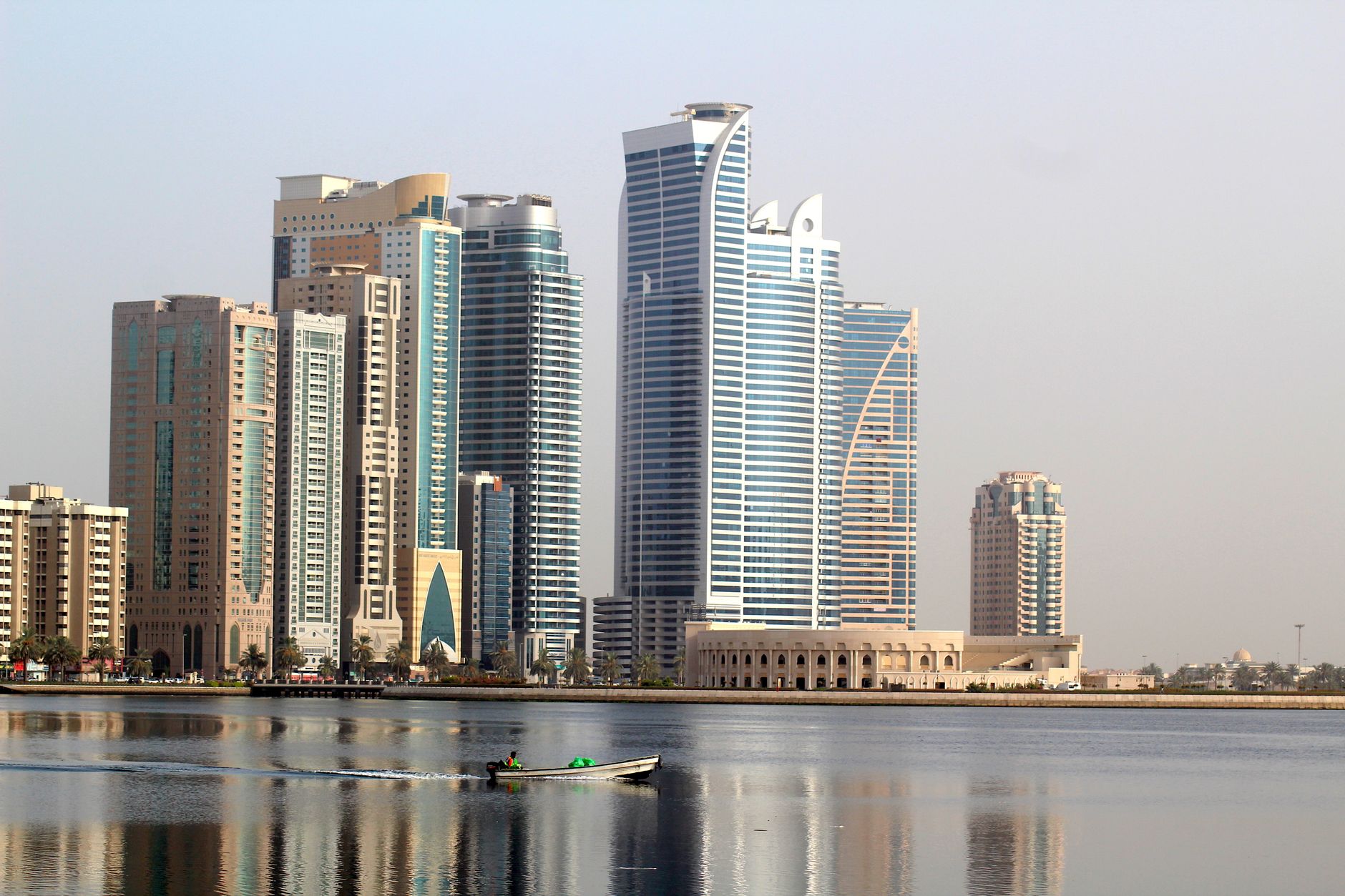 مجموعة الفطيم: صانع إمبراطورية التجزئة في الإمارات