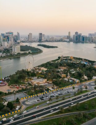 مجموعة الفطيم: صرح التجزئة يهيمن على أسواق الإمارات